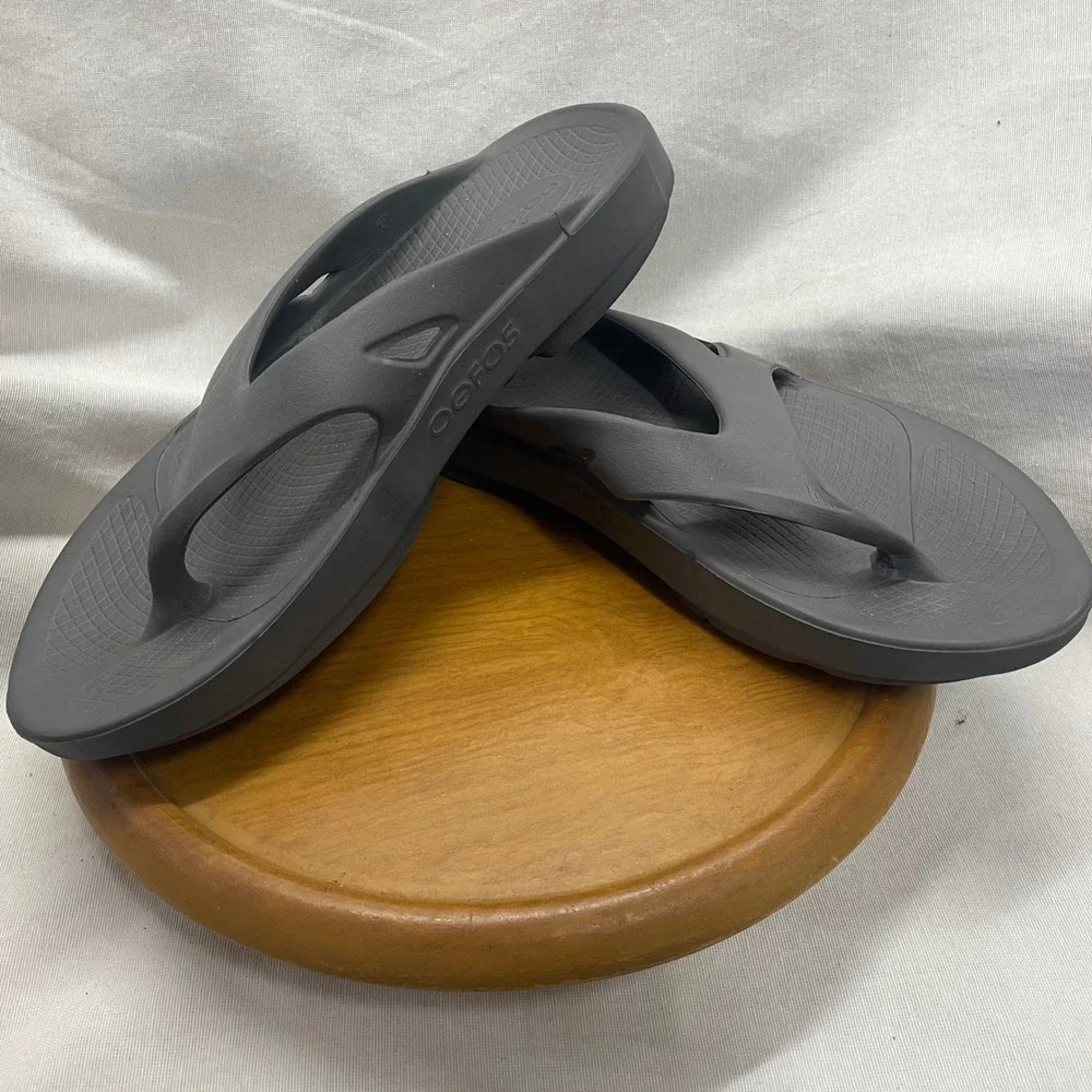 OOFOS Original Sandals M 10 W12 Grey Recovery Flip Flops Orthopedic‎ Comfort